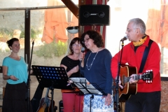 CA CHANTE ET DANSE